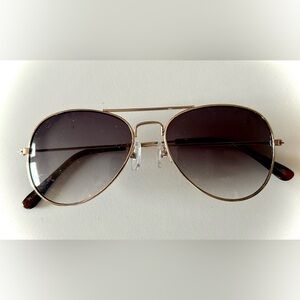 Women’s Aviator Sunglasses NWOT